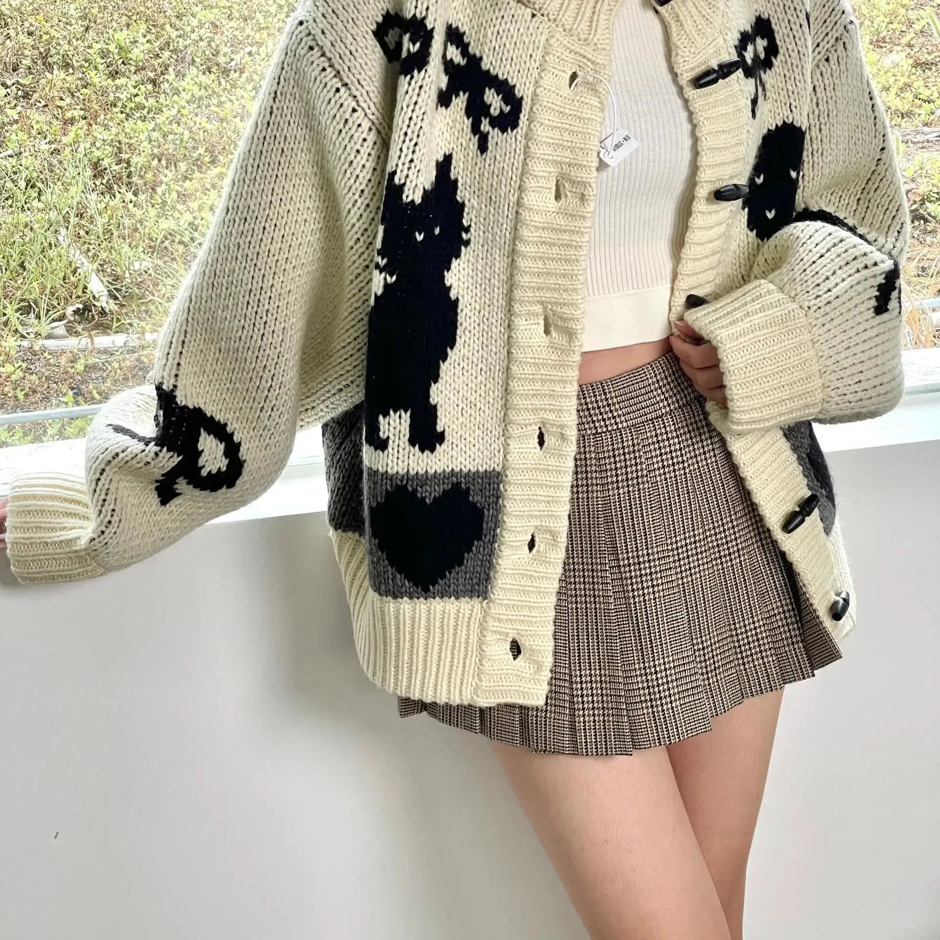 Bonnyshow Autumn Winter Sweaters Cardigan for Women Elegant Long Sleeve Casual Loose Knitted Coats Fashion Button Cartoon Pattern Knitwear