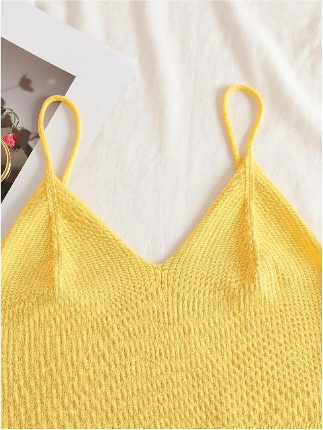 Floerns Women's Ribbed Knit V Neck Sleeveless Camisole Going Out Cropped Cami
